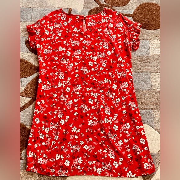 BeachLunchLounge Salma Mini Dress w Flutter Sleeves in Red Peonies - Picture 5 of 8